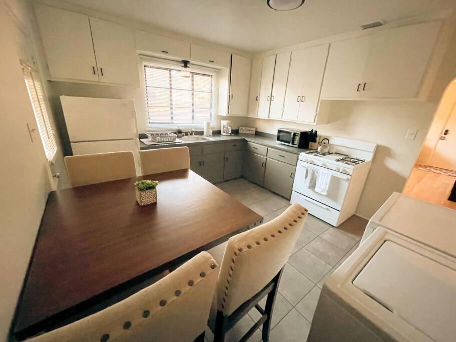 Pet Friendly! Private Casita In Nob Hill Villa Albuquerque Luaran gambar